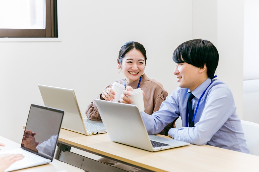 職場で好意をもつ異性