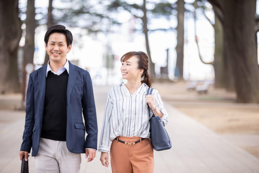 仲良い既婚者カップル