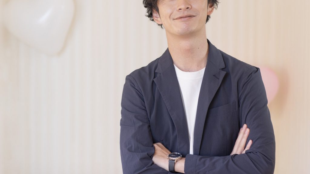 格好よい彼に初恋を思い出す
