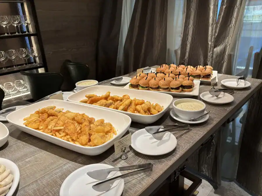 ビュッフェ_フリット・ピンチョス