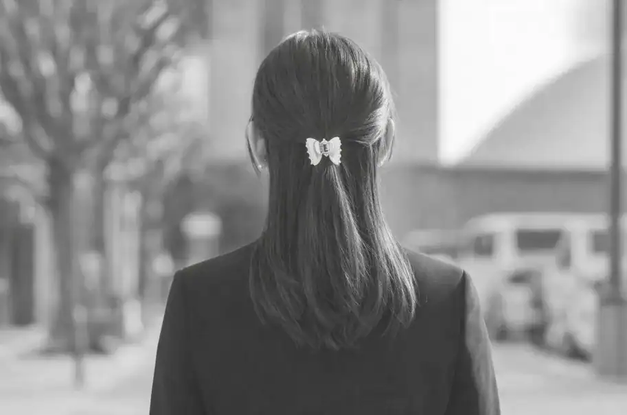 磯野妙子_後ろ姿
